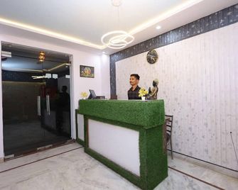 Hotel Novo Agra - Agra - Front desk