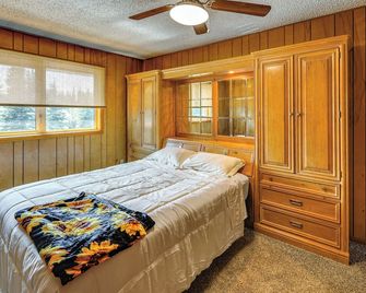 Steps to Chena River - Condo Near Hiking and Tours! - Fairbanks - Bedroom