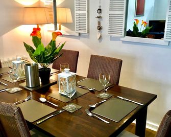 Spinnaker Lodge · Cotswolds Lakeside Home - South Cerney - Salle à manger