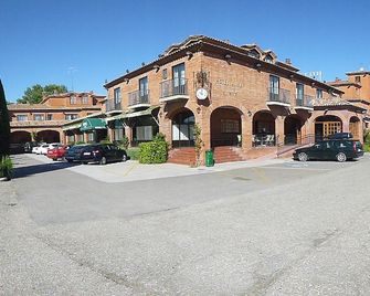 Hotel Alisa - Lerma - Building