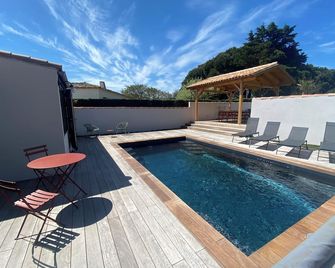 magnifique villa à 50 m de la plage - La Couarde-sur-Mer - Pool