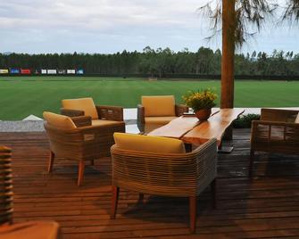 The Farmhouse at Polo Escape - Sattahip - Patio