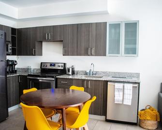 Luxury Condominium (Condo) - Pom House - Santa Tecla - Kitchen