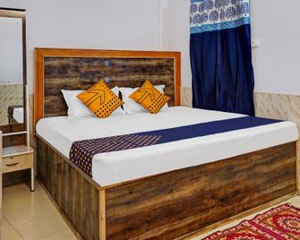 Spot On Time Square - Bhilai - Bedroom