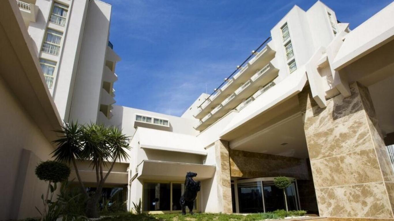 Fantasia Deluxe Hotel