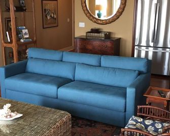 Apalachicola Getaway on Water Street - Apalachicola - Salon