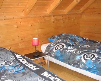Chalet Located In The Mountains Near The Resort Of Lac Blanc Summer Winter. - Le Bonhomme - Schlafzimmer