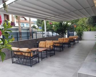 Boutique Natural Apart Hotel - Kemer - Innenhof