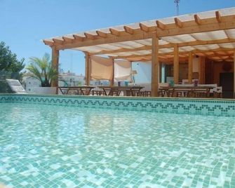 Inn Seventies - Lagos - Pool