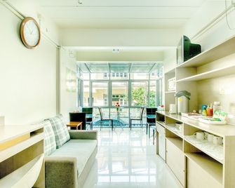 ريسكي ريزيدنس بانكوك-نوي - بانكوك - غرفة معيشة