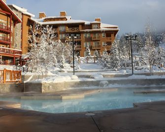 Cozy Mountain retreat backing onto Toby Creek - Panorama - Pool