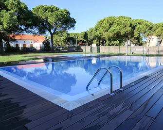 Inatel Caparica - אלמאדה - בריכה