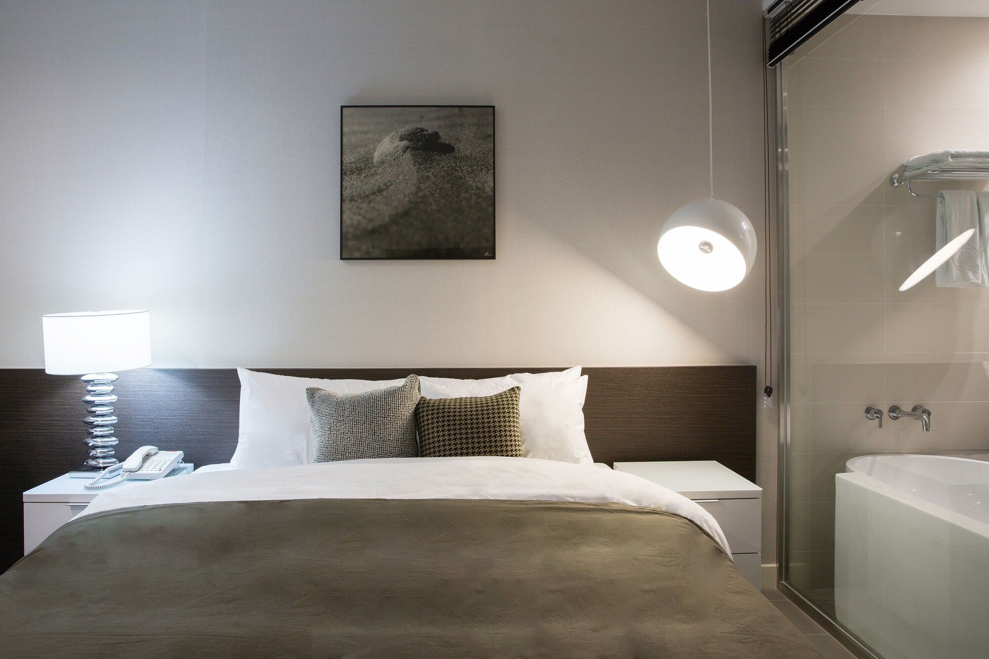 ميت هوتل بوندانج