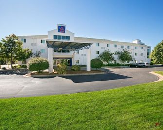 Motel 6 Minneapolis - Brooklyn Center - Brooklyn Center - Building