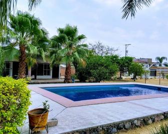 Casa de campo con piscina y jardín para eventos - Yautepec de Zaragoza - Alberca