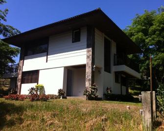 DM Residente Tagaytay - Laurel - Building