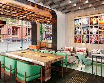 Mövenpick Hotel Melbourne On Spencer - Melbourne - Bar