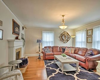 중심부 Wadesboro 집: 다운타운 상점까지 걸어서! - 웨이드스버러 - 거실