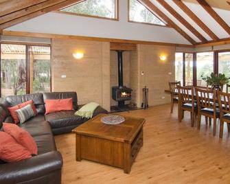 Woodstone Cottages - Dunsborough - Living room