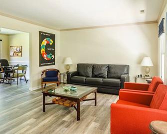 La Maison des Ours - Earlysville - Living room