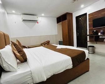 Belle Vista Regency - Greater Noida - Schlafzimmer