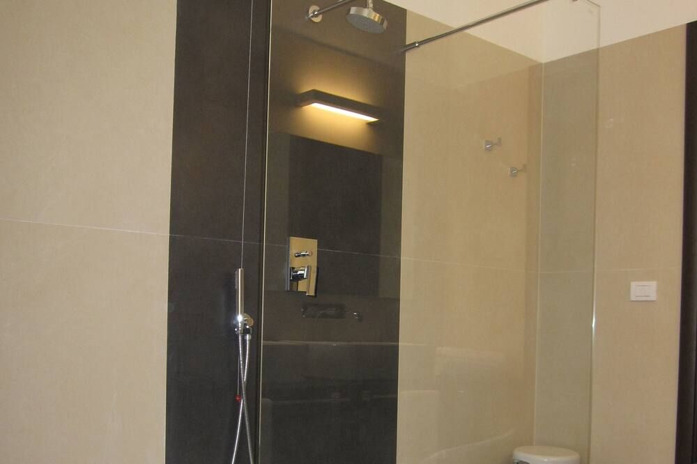 Bathroom view of Napolit'amo Hotel Medina