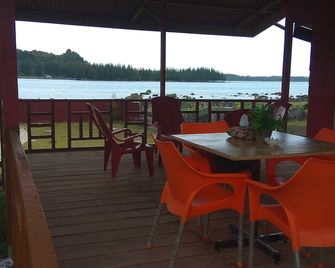 Pondok Oma Surf Simeulue - Sinabang - Balcón