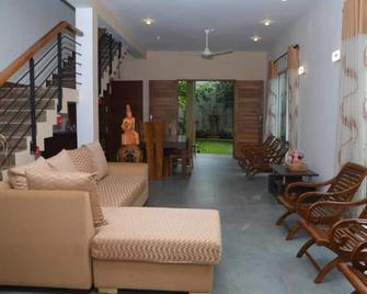 Kelaniya Heritage - Gampaha - Living room