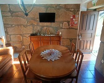 Quinta das Amendoeiras - Meda - Comedor