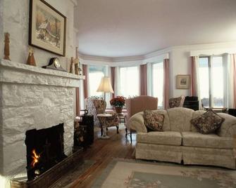 241 - La Côte Fleurie - Les Immeubles Charlevoix - La Malbaie - Living room