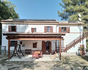 Riviera delle Palme - 'Boschetto sul Mare' farmhouse - Pet friendly - Cupra Marittima - Edificio
