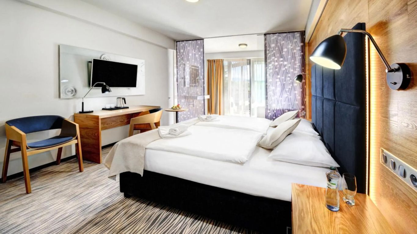 جاليري ثيرمال بيسينوفا