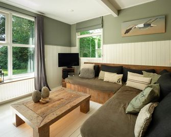 Populierenlaan 21 modern holiday chalet with epic garden - Burgh-Haamstede - Salon