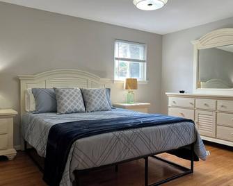 Charming 3-bedroom house in Glassboro with WiFi, AC - Glassboro - Bedroom