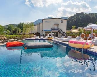 Rapunzel Kids Pool Villa - Gapyeong - Pool