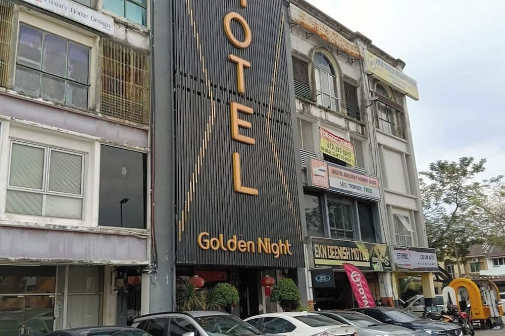 جولدن نايت هوتل