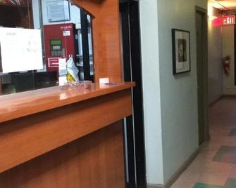 Manhattan Bowery Lodge - New York - Front desk