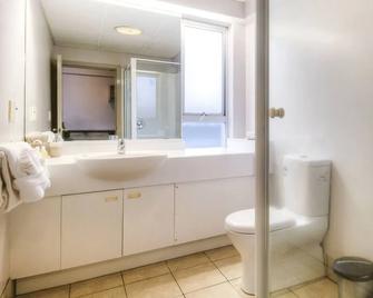 Absolute Lake View Motel - Taupo - Bathroom