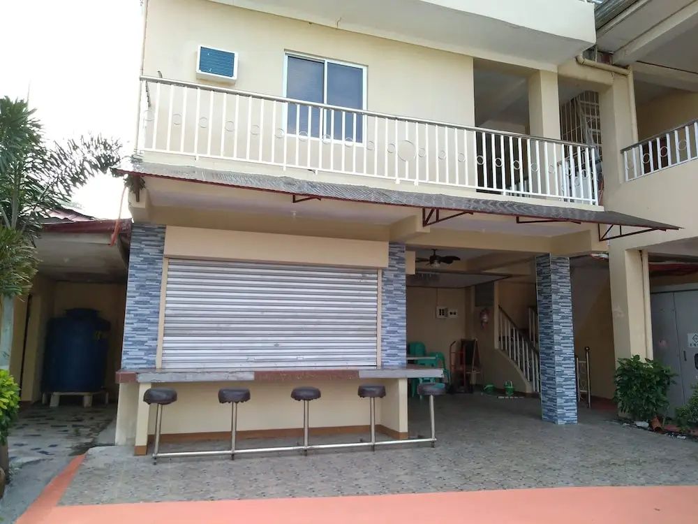 Hana-Natsu Resorts Pool - Morong - Edificio