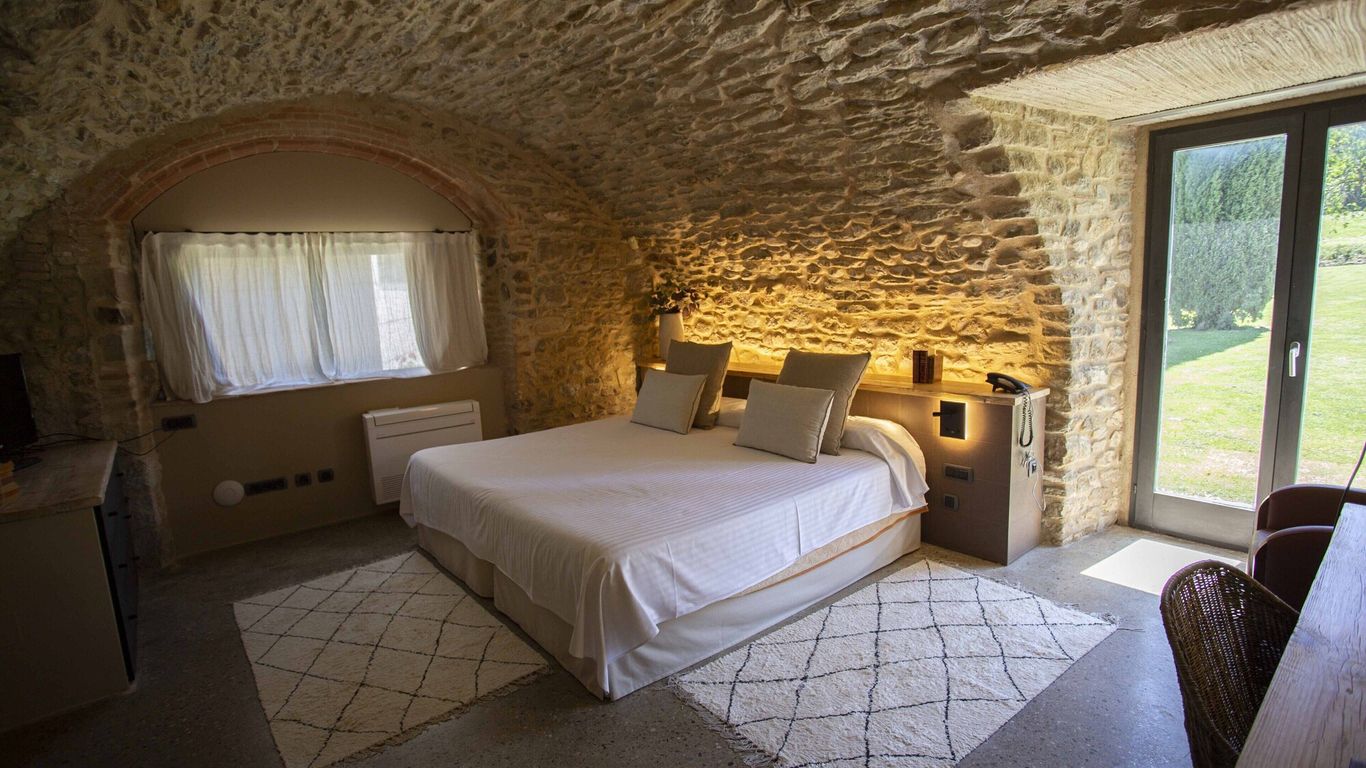 Arcs De Monells - Adults Only