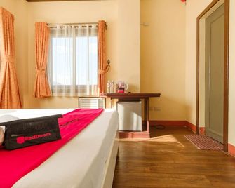 RedDoorz Plus @ Seaborne Hotel Subic Zambales - Subic