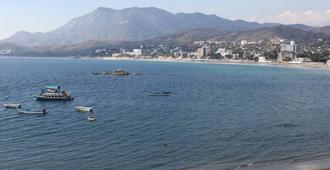 Playa de Santiago Hotel - Manzanillo - Beach