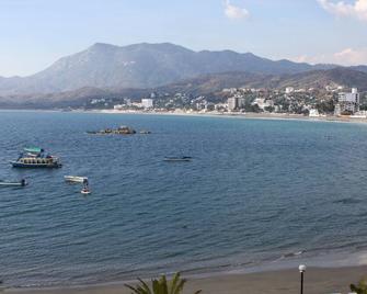 Playa de Santiago Hotel - Manzanillo - Beach