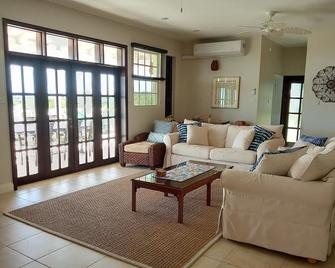 Stunning Caribbean House With Breath-taking Views - Basseterre - Living room