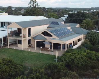 Apartment San Danci - 80 Steps to the beach - Robe - Toà nhà
