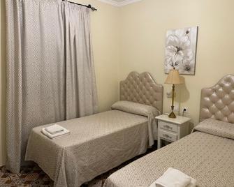 Hostal Lojo - Conil de la Frontera - Bedroom