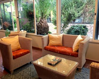 Caravel Hotel Apartments - Ialysos - Sala de estar