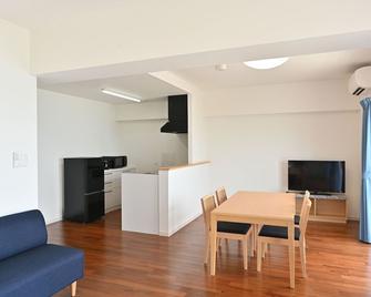 Daily & Weekly Condominium Blue Ocean Ishigaki - Ishigaki - Salle à manger