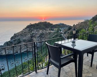 Blue Lagoon Village - Gazipaşa - Balkong