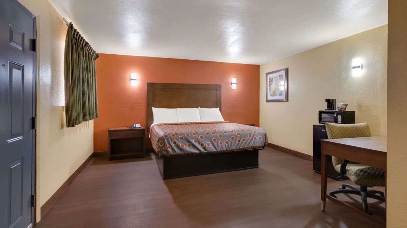 Rodeway Inn & Suites New Orleans East